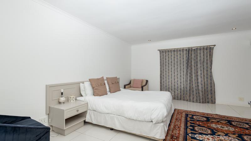 10 Bedroom Property for Sale in Constantia Western Cape